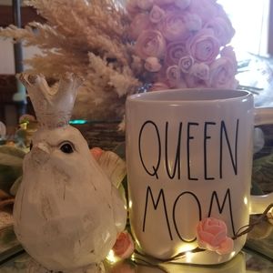 Rae Dunn Queen Mom Mug